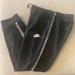 Nike Boys Black Joggers Size Large